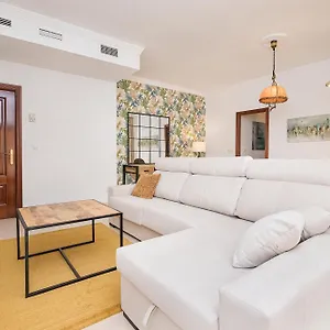 https://alameda-de-colon-12.hotelsinnerja.org